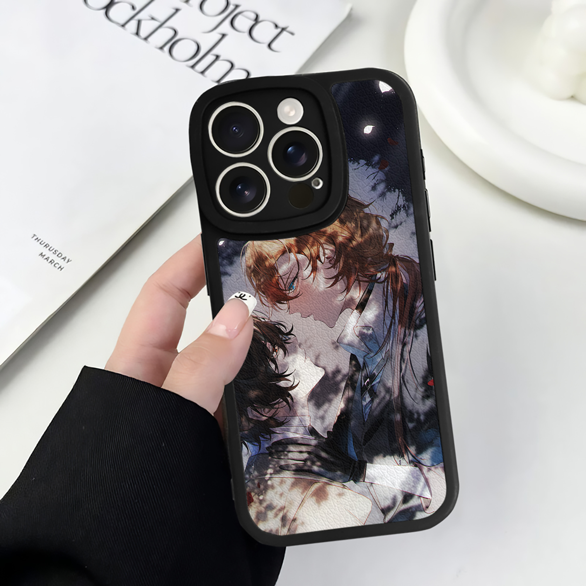 （画像用） 文豪ストレイドッグス Bungo Stray Dogs 【iPhone 16シリーズ対応】シリコンスマホケース（レザー調） 材質：シリコン